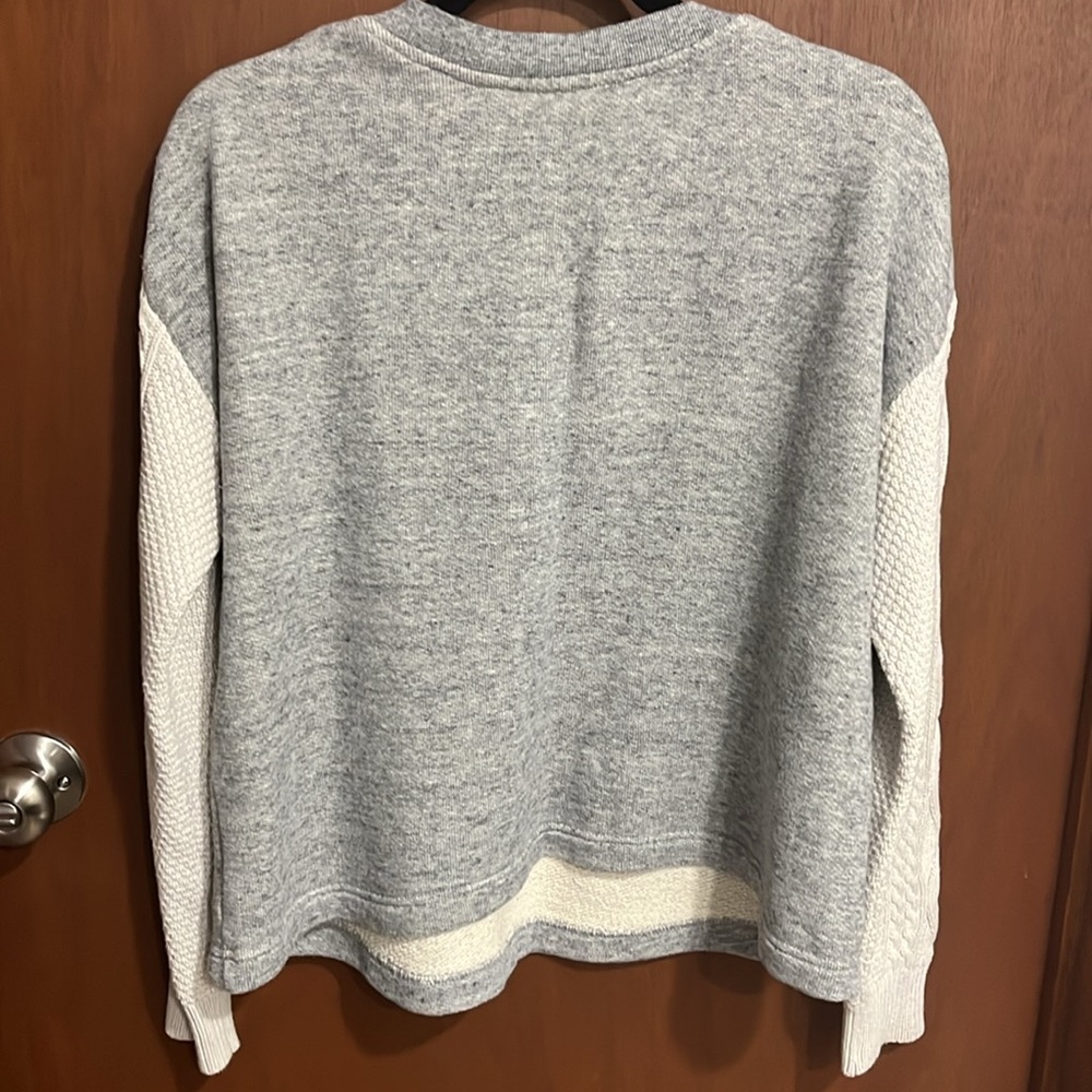 Cabi Brand Fusion Cropped V-Neck Sweatshirt - Med - Picture 4 of 5